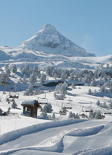 Gites Communaux A Lourdios Bagian luar foto